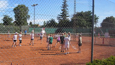 Junior- og mini-tennistræning start 2.maj  kl.16  - RTK